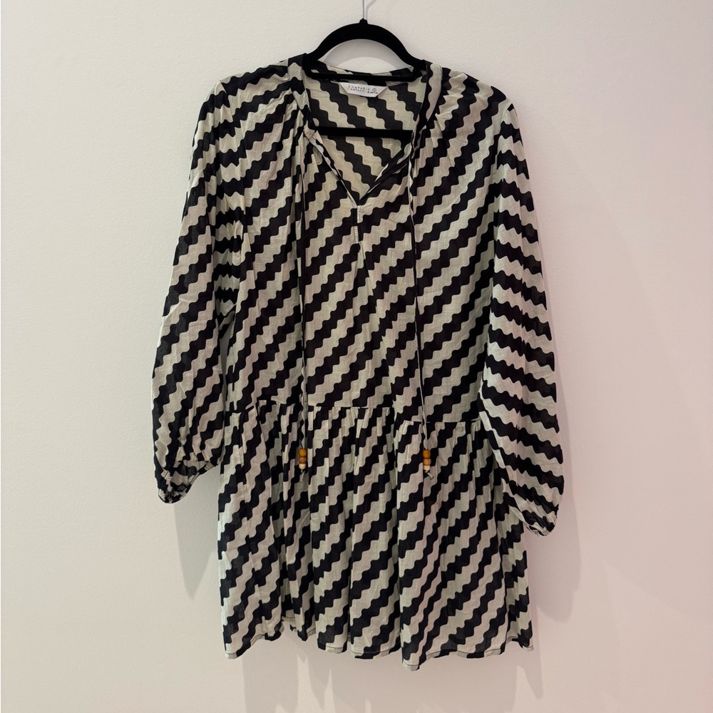Black and White Relaxed 3/4 Sleeve Mini Tunic